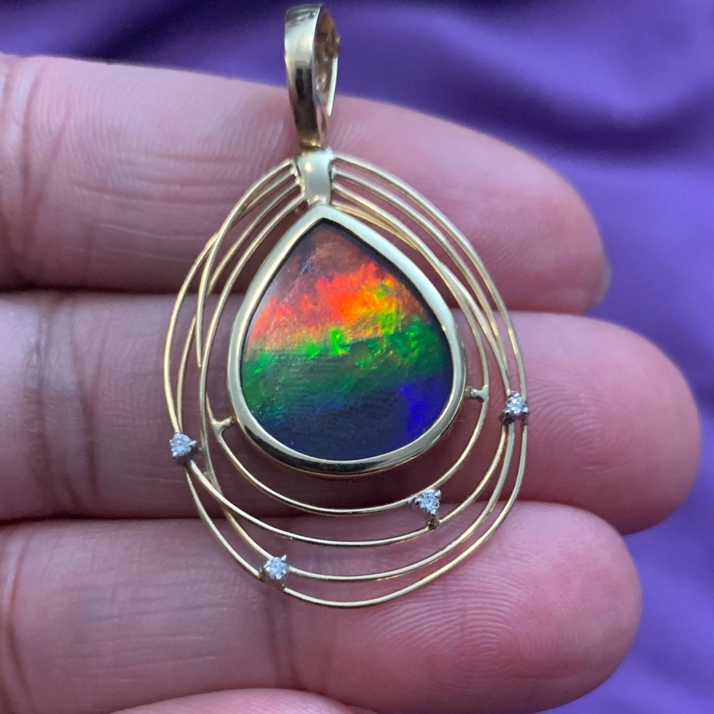 Korite 18k Gold Ammolite &Diamond Pendant - Picture 4 of 6